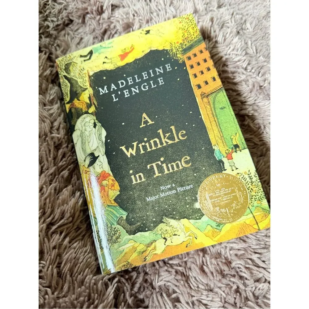 A Wrinkle in Time by Madeleine L'Engle - paperback Young Adults book